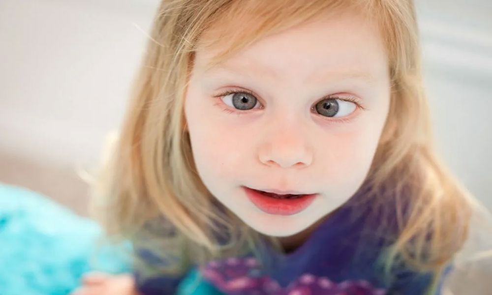 ocuklarda-goz-kaymasi-belirtileri